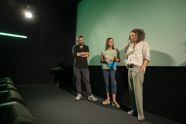 Stefan Oliveira (Editor), Moderatorin Barbara Winkler, Carolin Schmitz (Regie) (© Pavel Broz)