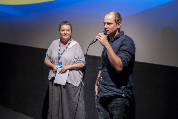 Moderatorin Anja Schmid, Marco Heinig (Regie) (© Pavel Broz)