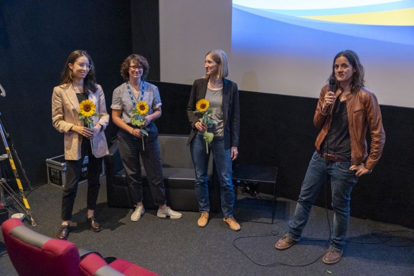 Carolina Schmidt (Regie Grüne Wüste), Team SuperEnki from Osterwald, Veronika Schubert (Regie Mindset), Natalie Papapedrou (Weitwinkel e.V.) (© Pavel Broz)